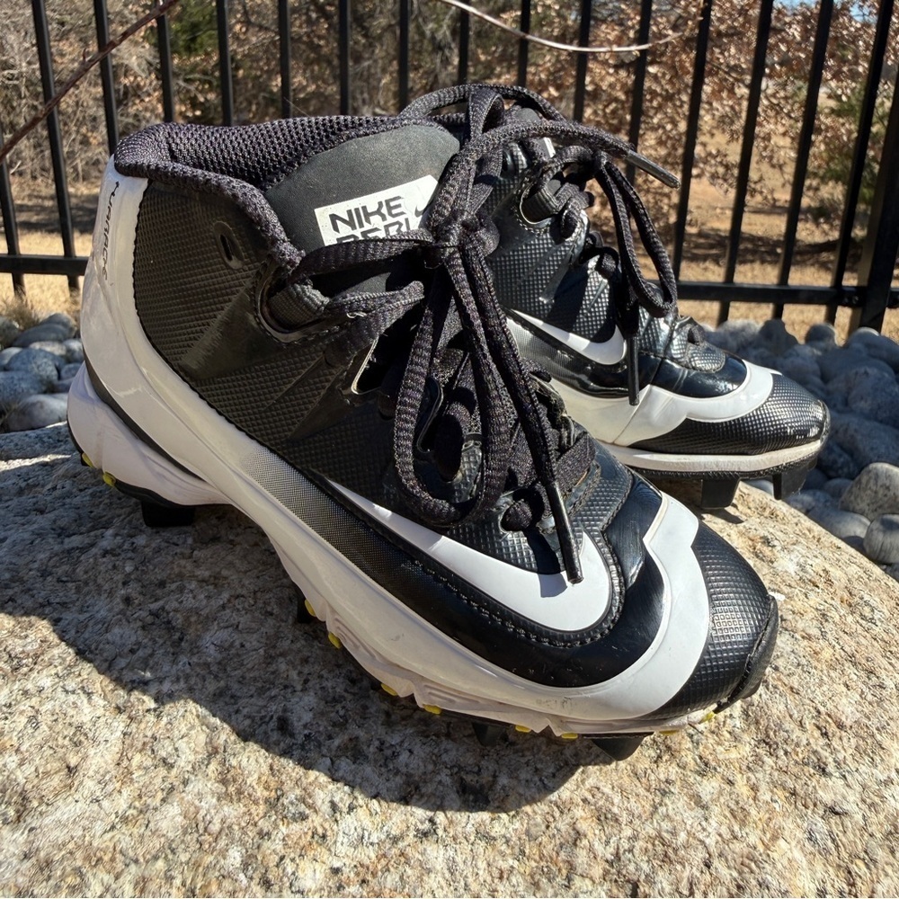 Nike Huarache Keystone Youth Baseball Cleats Black/White Size 11C Athletic Sport